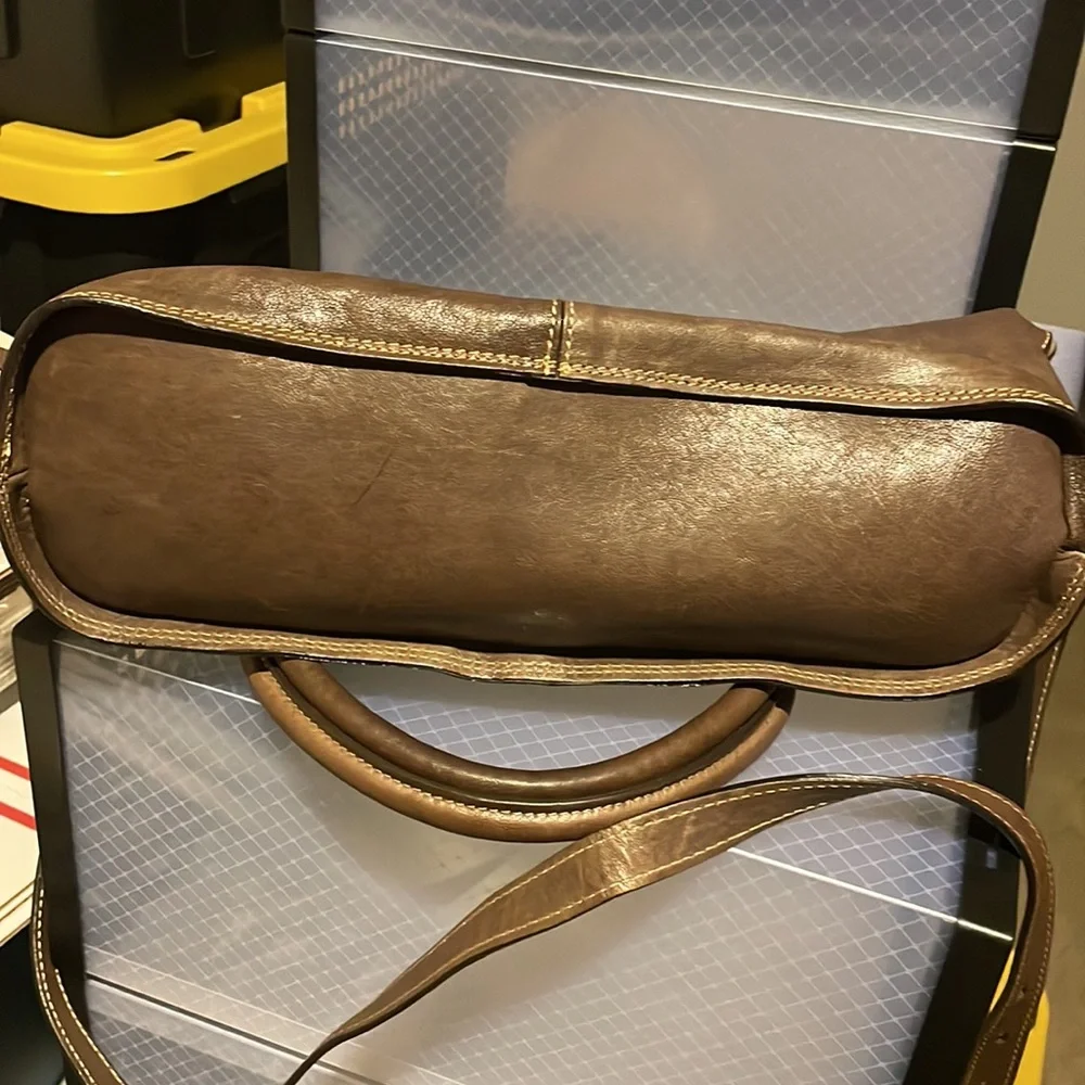CAVALCANTI ITALY LEATHER BROWN CROSSBODY PURSE. - Picture 9 of 9